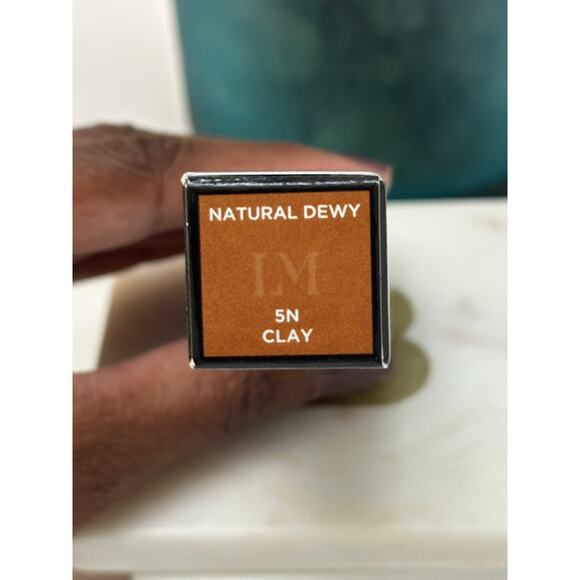 Laura Mercier Tinted Moisturizer Natural Dewy SPF 30 Sunscreen NIB 5N Clay - Picture 3 of 8